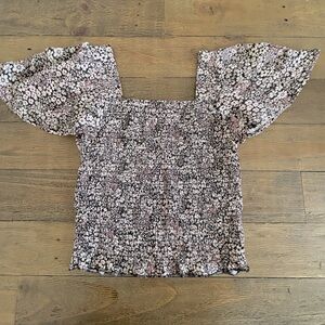 JAPNA Smocked black floral crop top flutter sleeves 
Feminine Coquette Girl